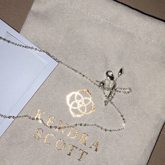 Kendra Scott Elisa Iridescent Pendant Necklace Silver - Picture 3 of 3